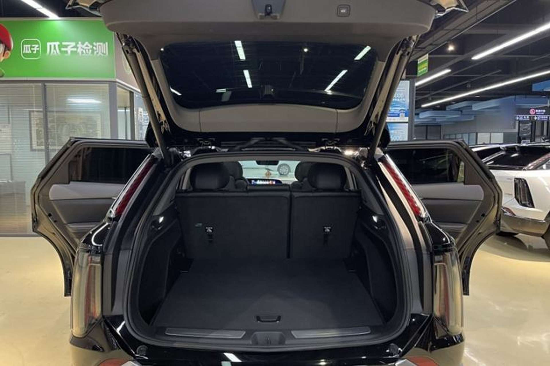 Used Cadillac OPTIQ 2024 Standard Range Version Trunk