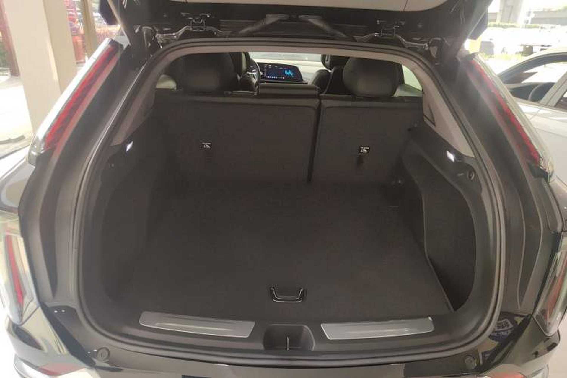Used Cadillac OPTIQ 2024 Standard Range Version Trunk