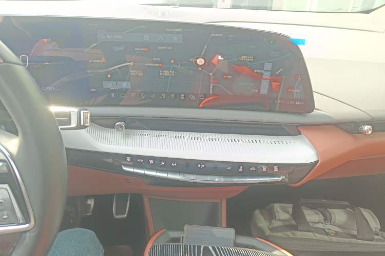 Used Cadillac OPTIQ 2024 Four-Wheel Drive Long-Range Version Audio And AC Panel