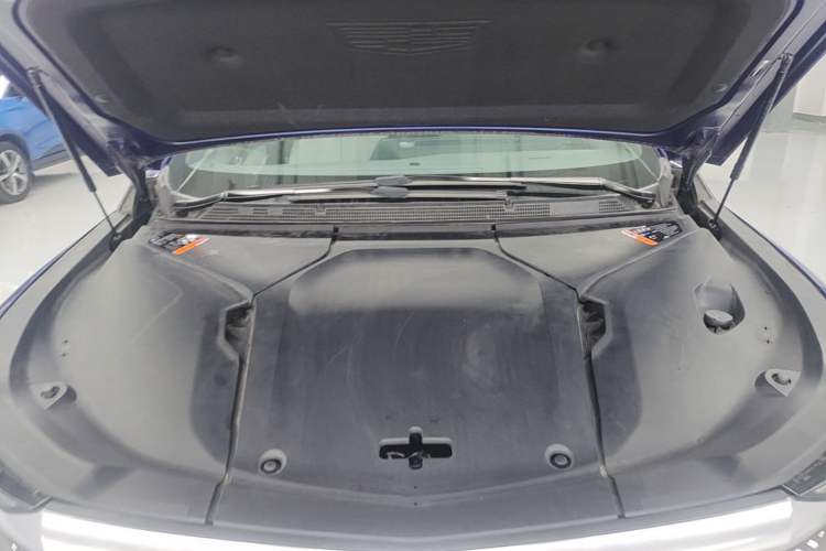 Used Cadillac OPTIQ 2024 Standard Range Version Engine Bay