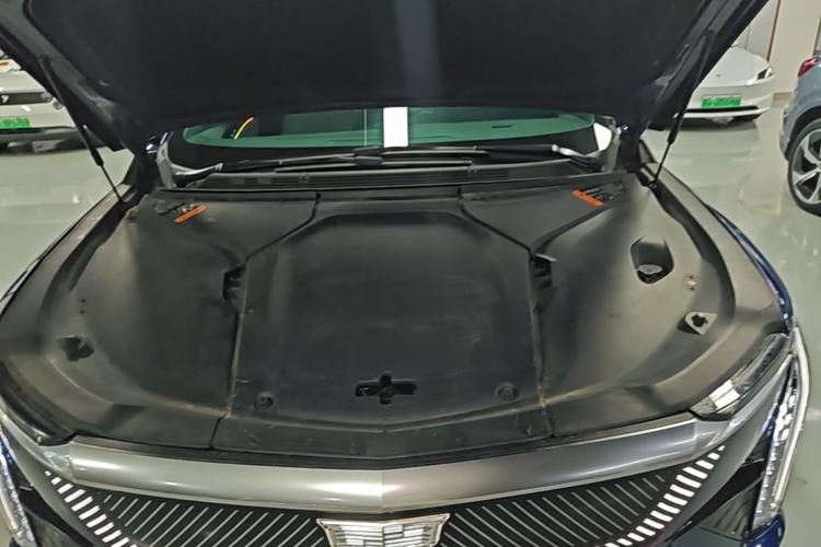 Used Cadillac OPTIQ 2024 Standard Range Version Engine Bay