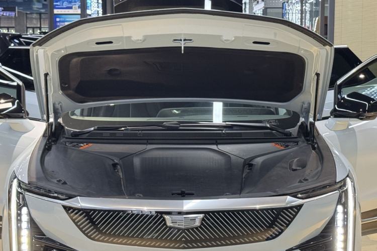 Used Cadillac OPTIQ 2024 Standard Range Version Engine Bay