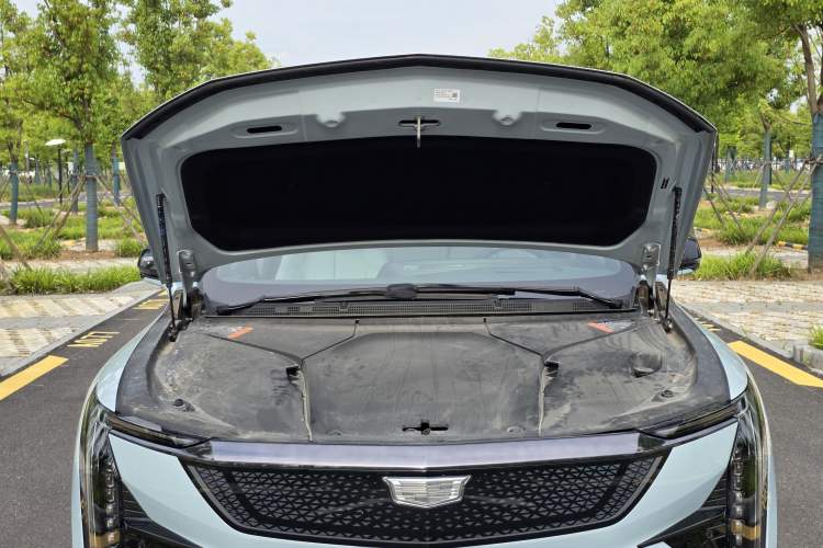 Used Cadillac OPTIQ 2024 Four-Wheel Drive Long-Range Version Engine Bay