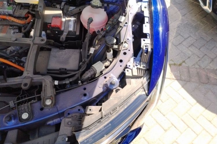 Used Cadillac OPTIQ 2024 Standard Range Version Engine Bay Left