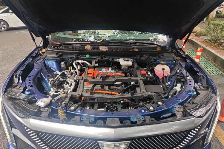 Used Cadillac OPTIQ 2024 Standard Range Version Engine Bay