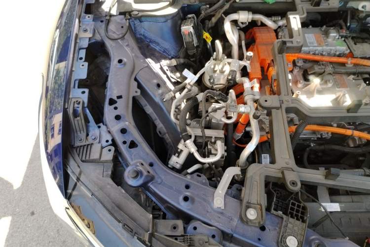 Used Cadillac OPTIQ 2024 Standard Range Version Engine Bay Right