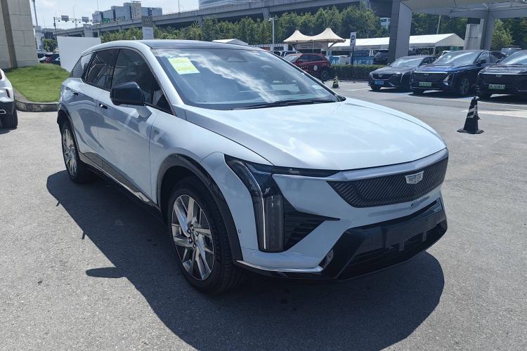 Used Cadillac OPTIQ 2024 Standard Range Version Exterior 1