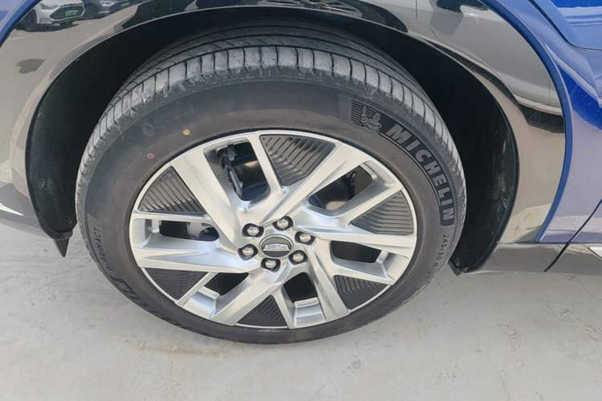 Used Cadillac OPTIQ 2024 Standard Range Version Exterior 4