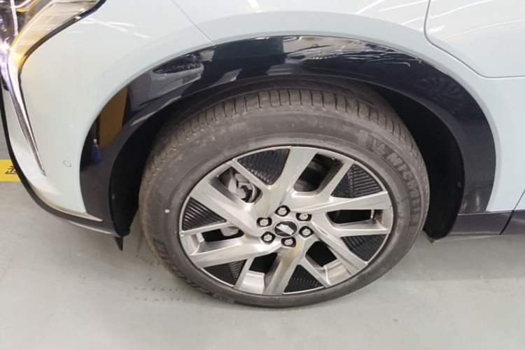 Used Cadillac OPTIQ 2024 Four-Wheel Drive Long-Range Version Exterior 4
