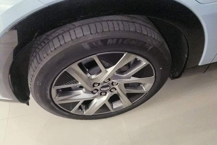 Used Cadillac OPTIQ 2024 Four-Wheel Drive Long-Range Version Exterior 4
