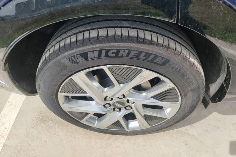 Used Cadillac OPTIQ 2024 Standard Range Version Exterior 5