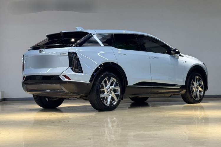 Used Cadillac OPTIQ 2024 Standard Range Version Exterior 5