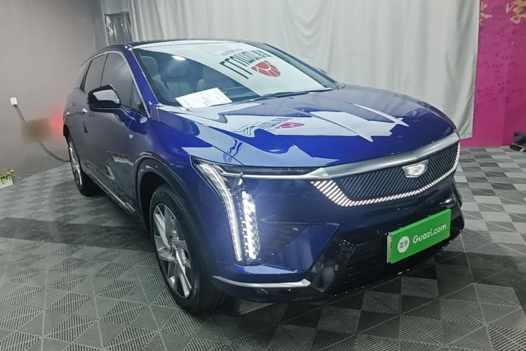Used Cadillac OPTIQ 2024 Standard Range Version Front Right 45 Deg