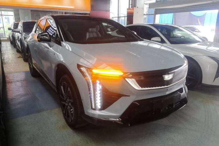 Used Cadillac OPTIQ 2024 Four-Wheel Drive Long-Range Version Front Right 45 Deg