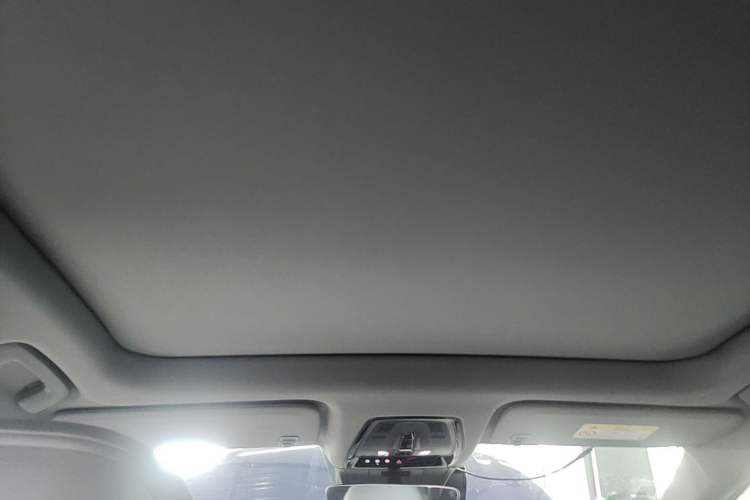 Used Cadillac OPTIQ 2024 Standard Range Version Headliner