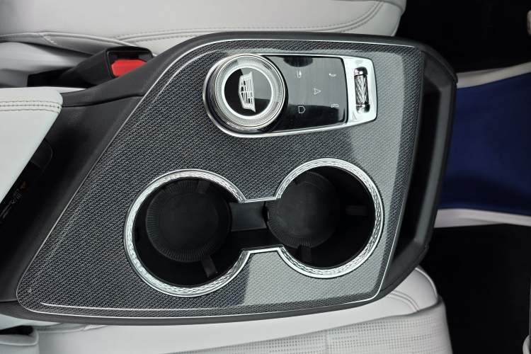Used Cadillac OPTIQ 2024 Four-Wheel Drive Long-Range Version Interior 12