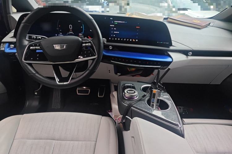 Used Cadillac OPTIQ 2024 Standard Range Version Interior 2