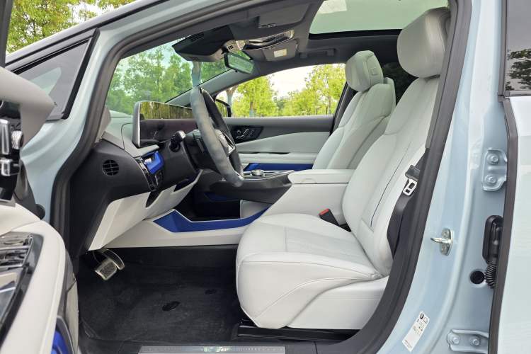 Used Cadillac OPTIQ 2024 Four-Wheel Drive Long-Range Version Interior 4