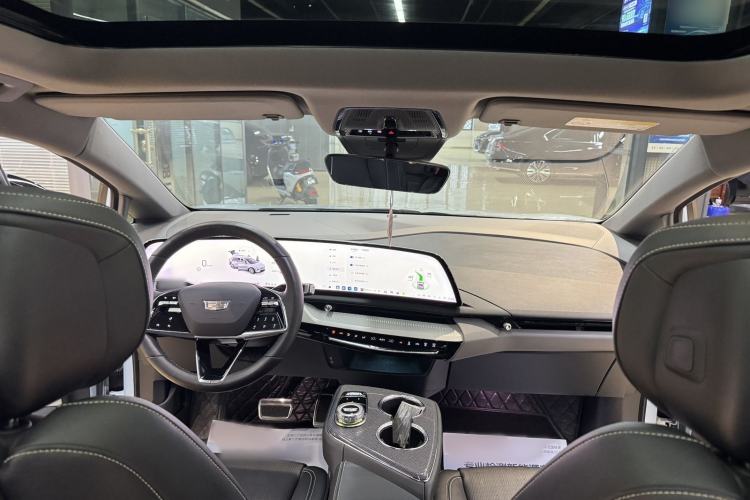 Used Cadillac OPTIQ 2024 Standard Range Version Interior 6