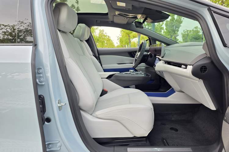 Used Cadillac OPTIQ 2024 Four-Wheel Drive Long-Range Version Interior 7