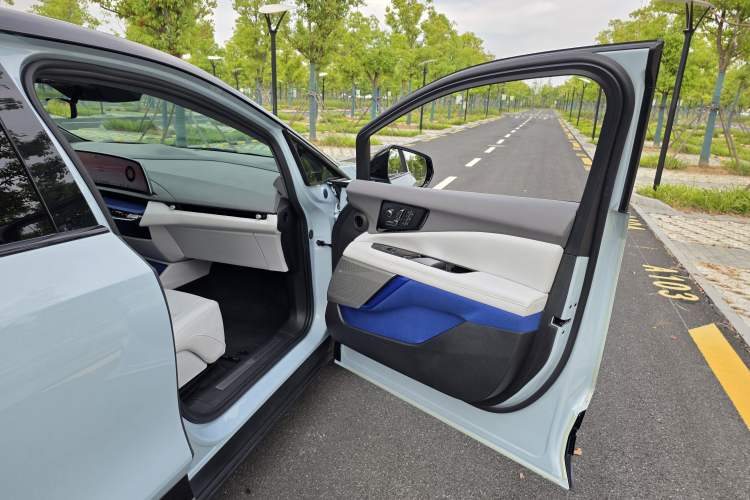 Used Cadillac OPTIQ 2024 Four-Wheel Drive Long-Range Version Interior 9