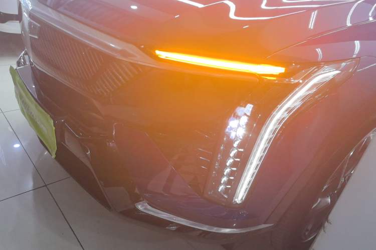 Used Cadillac OPTIQ 2024 Standard Range Version Left Front Headlight