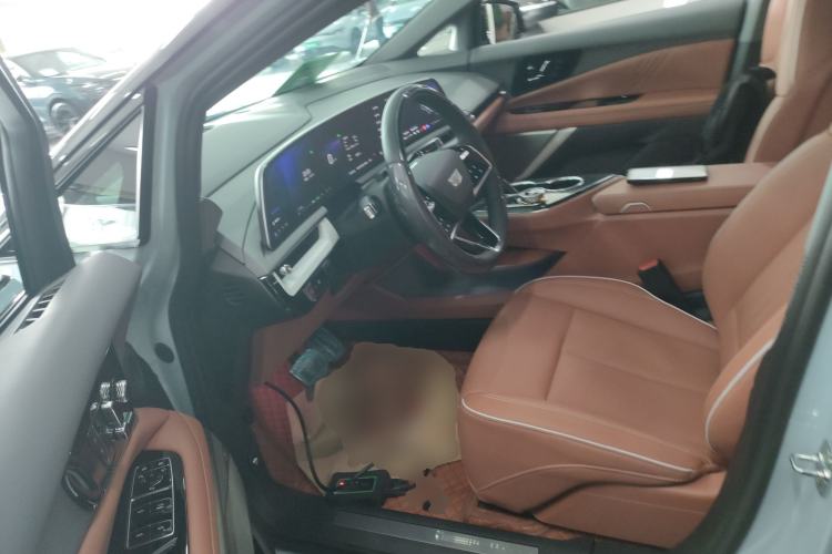Used Cadillac OPTIQ 2024 Four-Wheel Drive Long-Range Version Left Front Seat