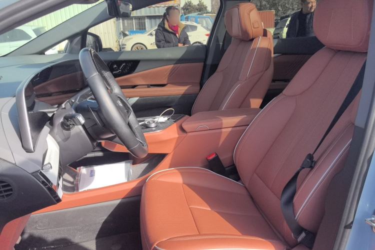 Used Cadillac OPTIQ 2024 Four-Wheel Drive Long-Range Version Left Front Seat