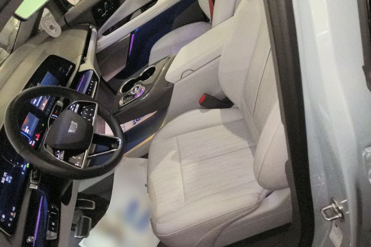 Used Cadillac OPTIQ 2024 Four-Wheel Drive Long-Range Version Left Front Seat