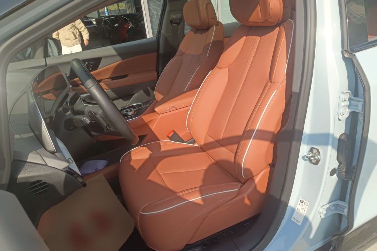 Used Cadillac OPTIQ 2024 Four-Wheel Drive Long-Range Version Left Front Seat