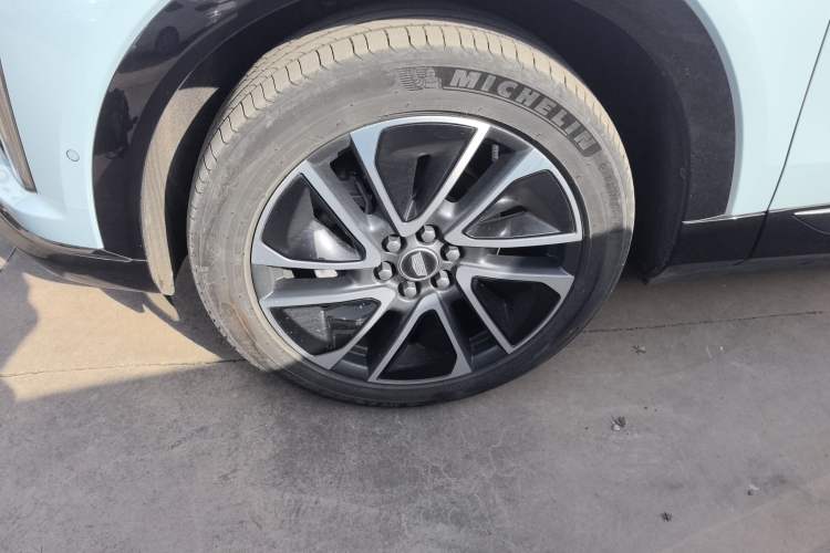 Used Cadillac OPTIQ 2024 Four-Wheel Drive Long-Range Version Left Front Wheel Hub