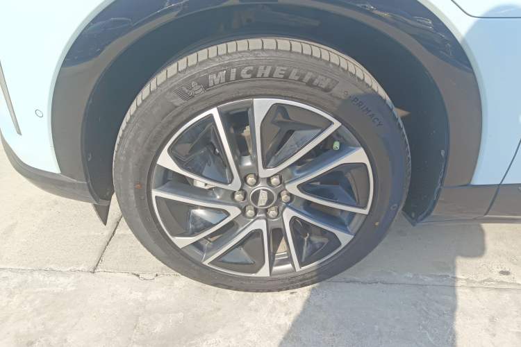 Used Cadillac OPTIQ 2024 Four-Wheel Drive Long-Range Version Left Front Wheel Hub