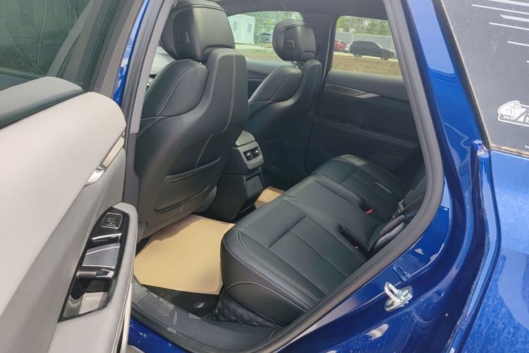 Used Cadillac OPTIQ 2024 Standard Range Version Left Rear Seat