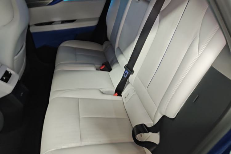 Used Cadillac OPTIQ 2024 Standard Range Version Left Rear Seat