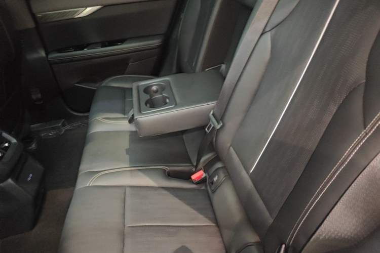 Used Cadillac OPTIQ 2024 Standard Range Version Left Rear Seat