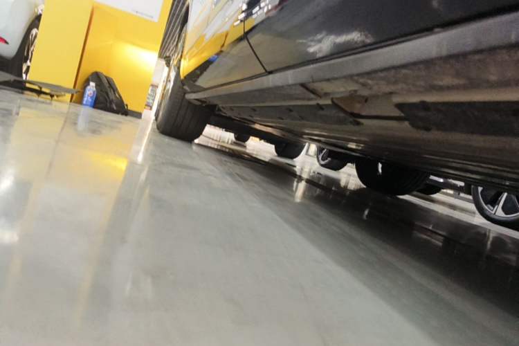 Used Cadillac OPTIQ 2024 Four-Wheel Drive Long-Range Version Left Side Sill