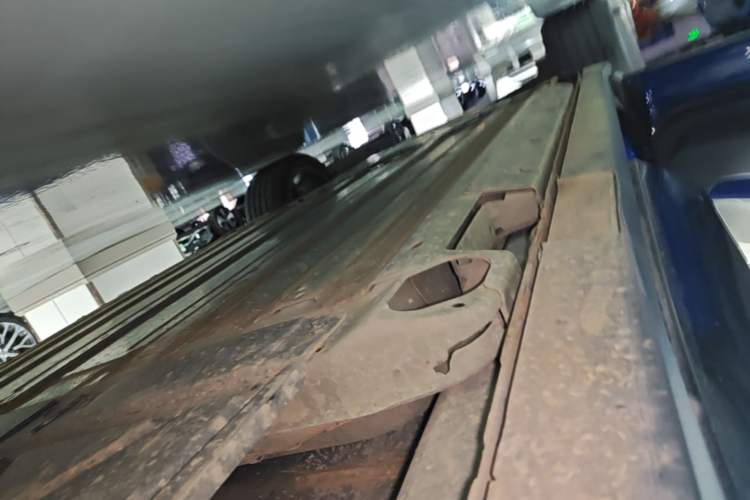 Used Cadillac OPTIQ 2024 Standard Range Version Left Side Sill