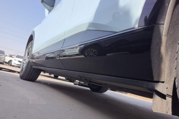 Used Cadillac OPTIQ 2024 Four-Wheel Drive Long-Range Version Left Side Sill