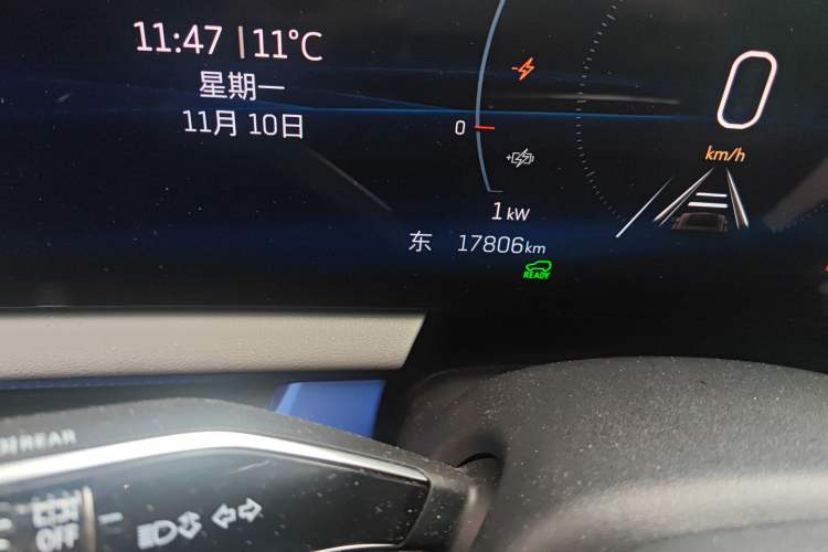 Used Cadillac OPTIQ 2024 Standard Range Version Odometer Close Up