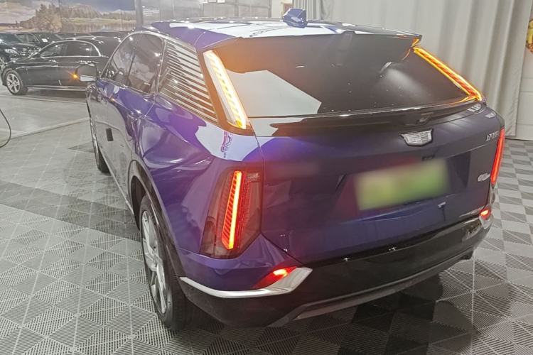 Used Cadillac OPTIQ 2024 Standard Range Version Rear Left 45 Deg