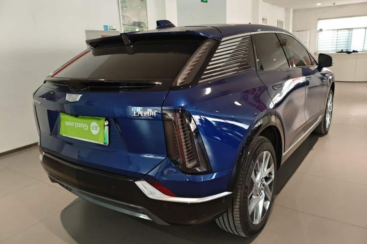 Used Cadillac OPTIQ 2024 Standard Range Version Rear Right 45 Deg