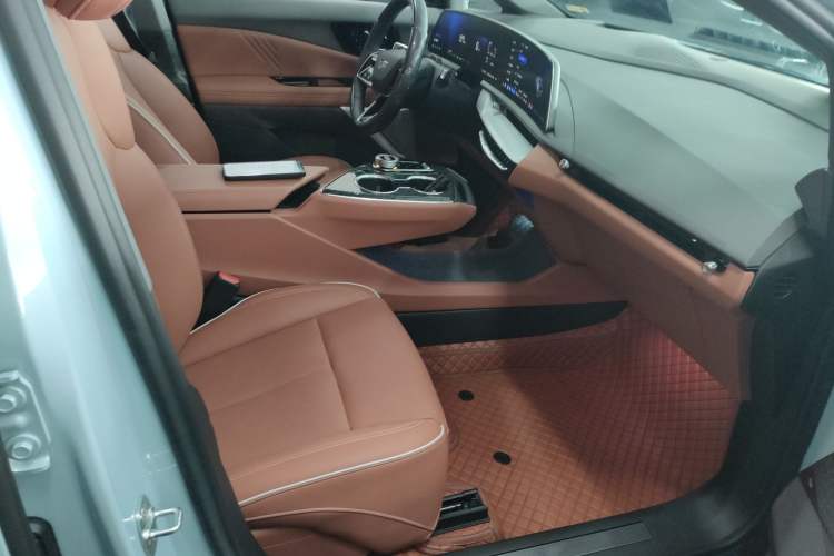 Used Cadillac OPTIQ 2024 Four-Wheel Drive Long-Range Version Right Front Seat