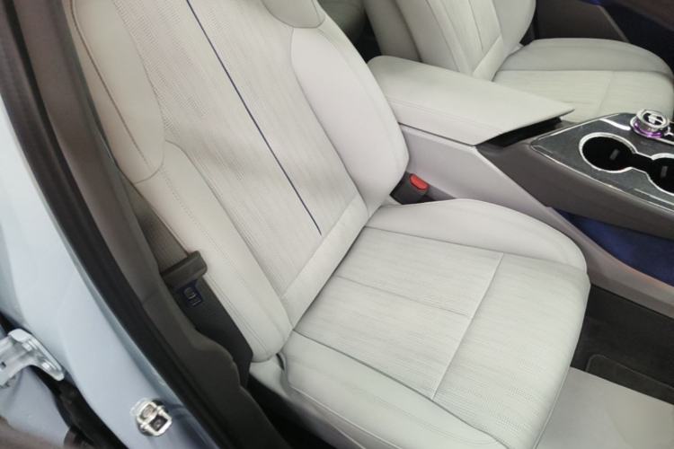 Used Cadillac OPTIQ 2024 Four-Wheel Drive Long-Range Version Right Front Seat