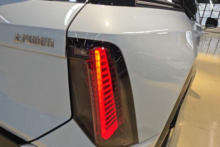 Used Cadillac OPTIQ 2024 Standard Range Version Right Rear Taillight