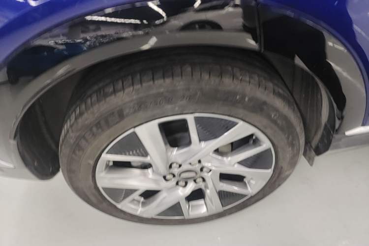Used Cadillac OPTIQ 2024 Standard Range Version Right Rear Wheel Hub
