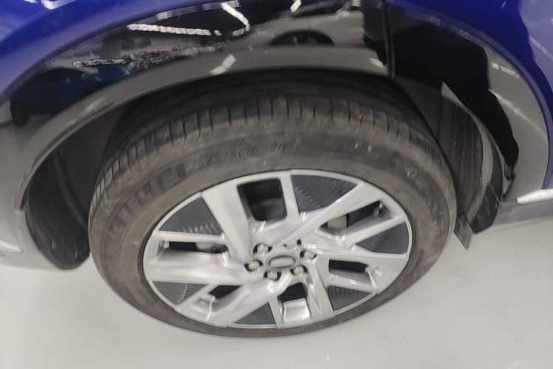 Used Cadillac OPTIQ 2024 Standard Range Version Right Rear Wheel Hub