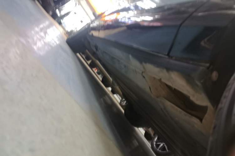 Used Cadillac OPTIQ 2024 Four-Wheel Drive Long-Range Version Right Side Sill