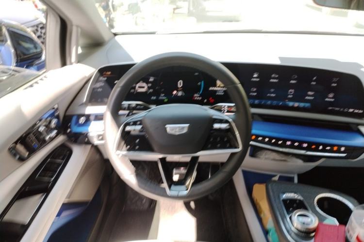 Used Cadillac OPTIQ 2024 Standard Range Version Steering Wheel