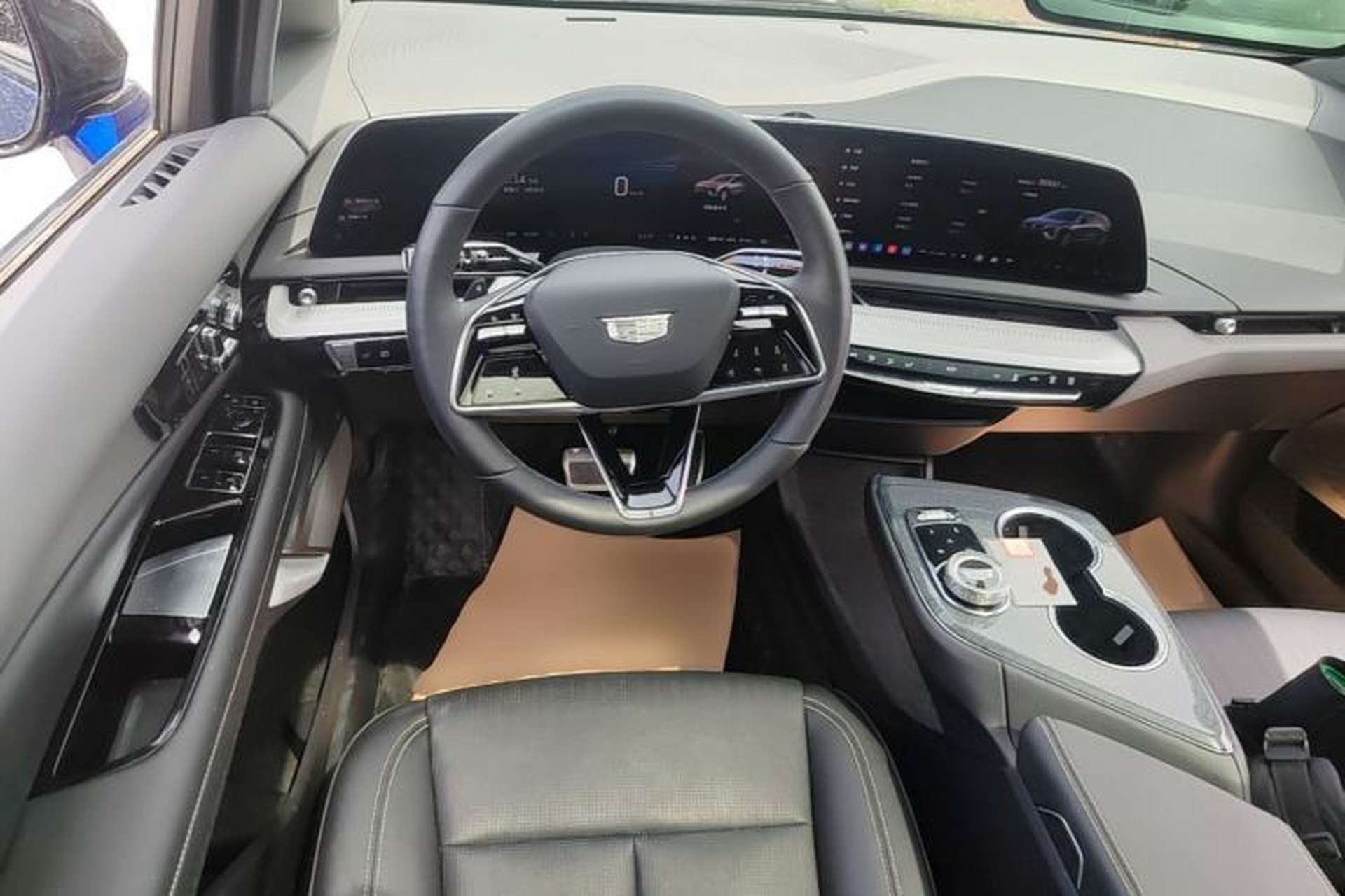 Used Cadillac OPTIQ 2024 Standard Range Version Steering Wheel