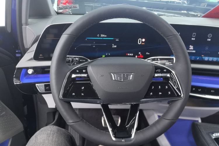 Used Cadillac OPTIQ 2024 Standard Range Version Steering Wheel